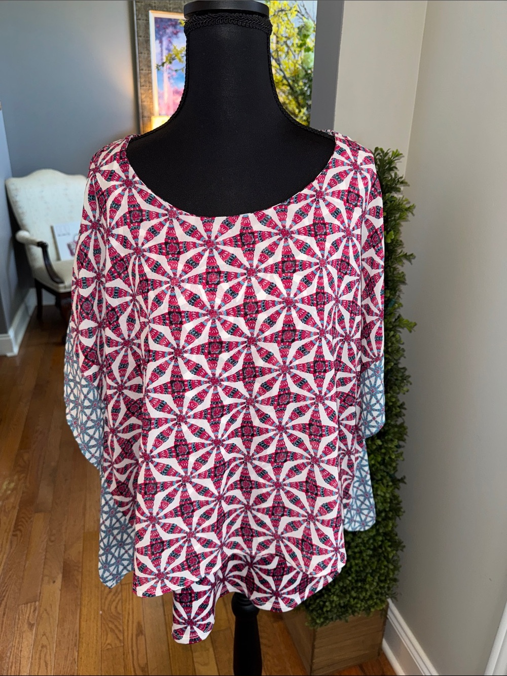 Valerie Stevens Pink & White Geometric Scoop Neck Tunic NWT